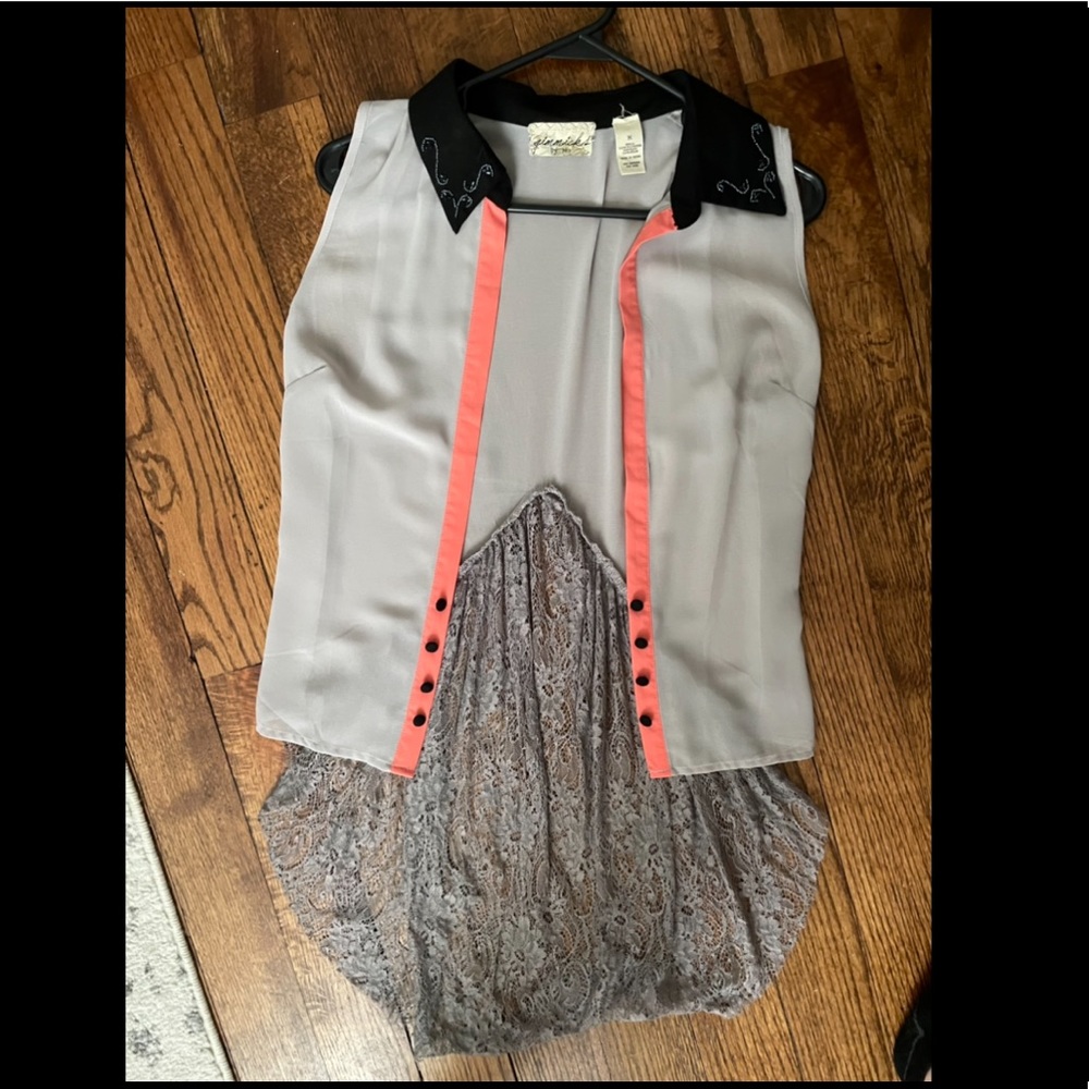 Gimmicks by BKE lace back overshirt/kimono